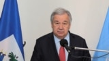 Sekrete Jeneral Nasyonzini Antonio Guterres pale pandan yon konferans pou lapres nan salon diplomatik ayeropo entenaysonal Toussaint Louverture la nan Potoprens, Ayiti, 1 Jiye, 2023. 